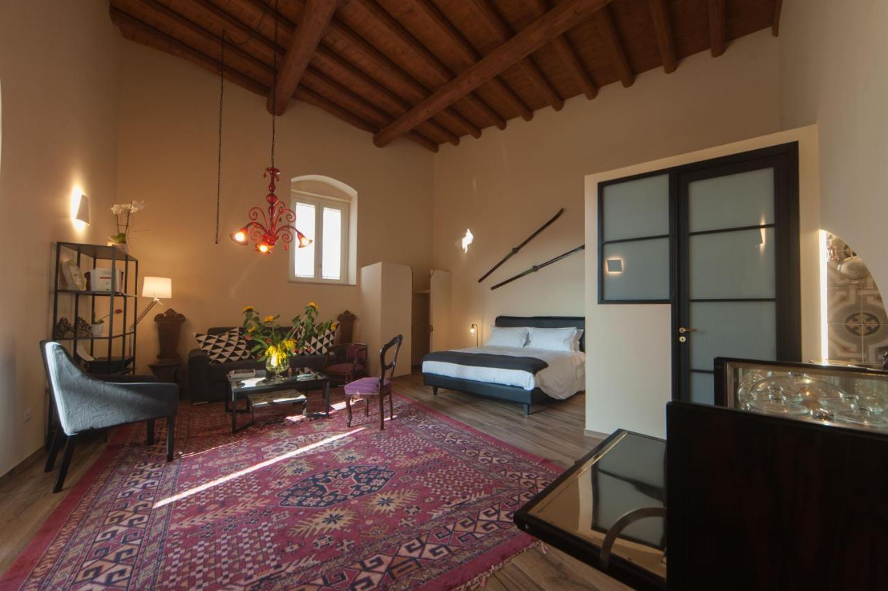 Bed and Breakfast La Soffitta Covelli Трани Экстерьер фото